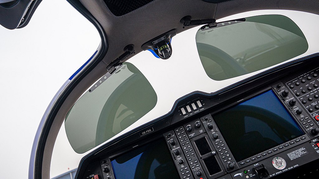 DA62 cockpit view with sunvisors