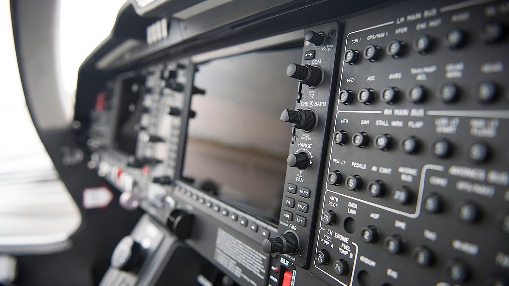 DA62 cockpit panel